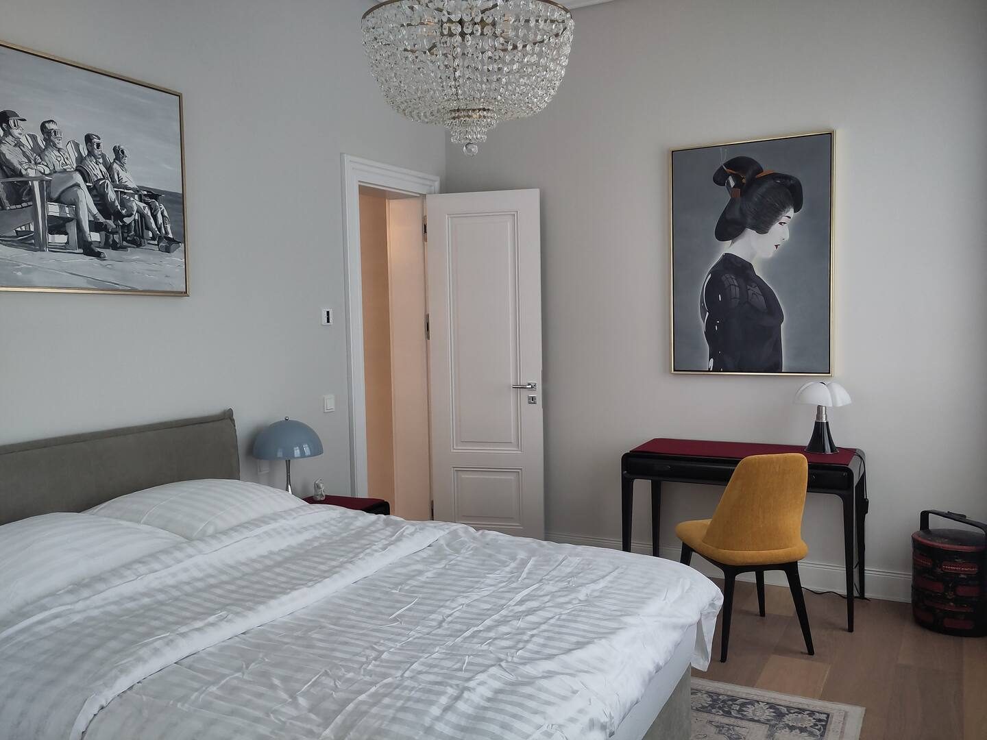 Schlafzimmer 1